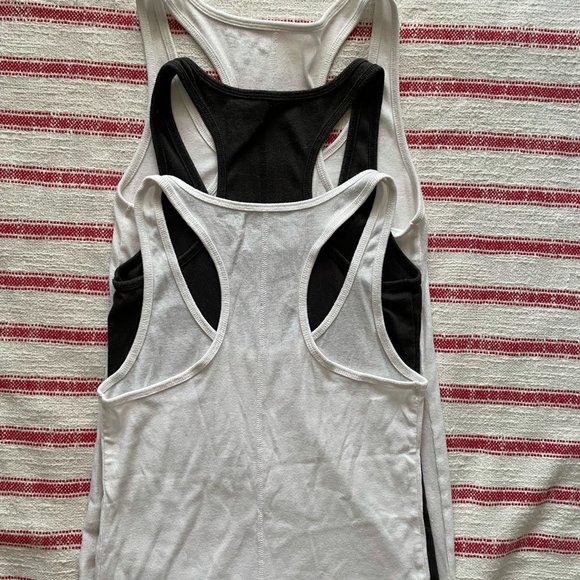 Universal Thread Tanks - Picture 4 of 5